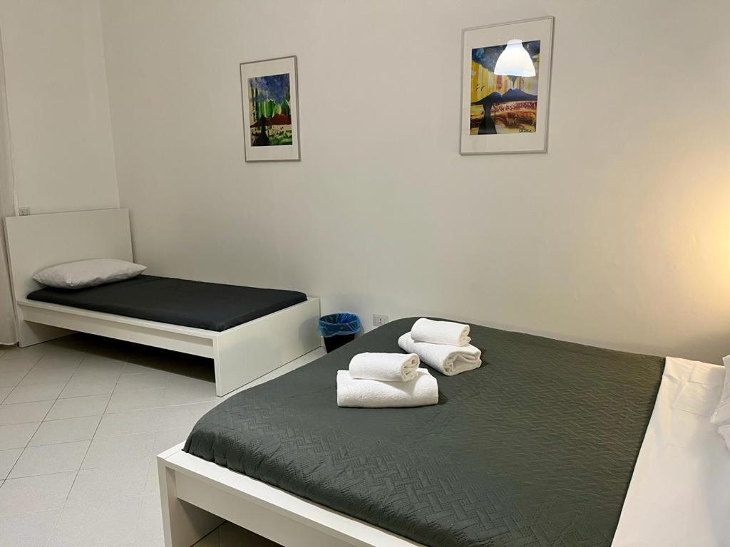 Bed and Breakfast Pop Santa Chiara Nápoles Exterior foto